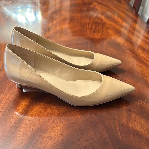 Via Spiga Patent Leather Nude Low Kitten Heel Pumps Shoes Size 9 8.5 - Picture 3 of 6